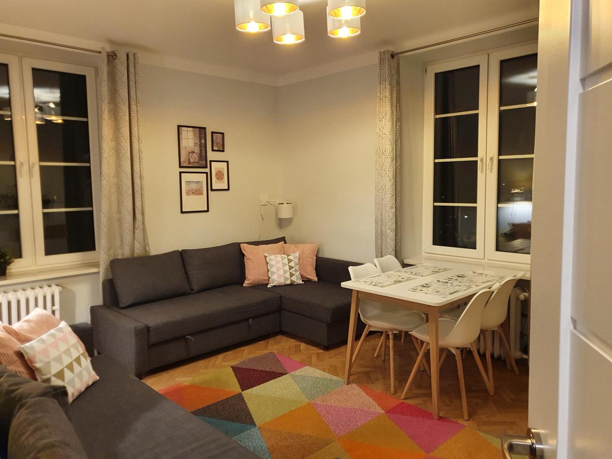 Charming In The Old Town Apartment *
