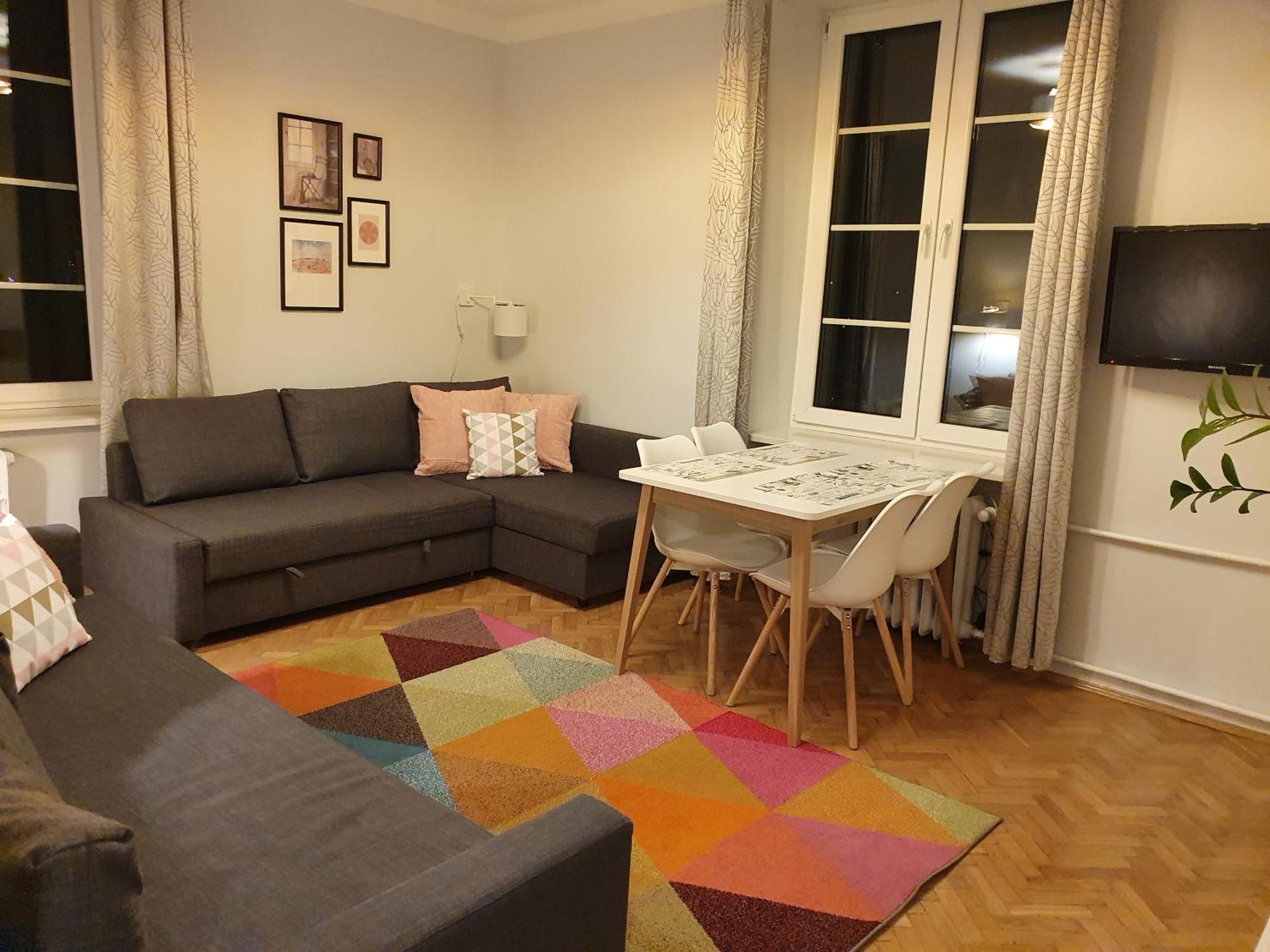 Charming In The Old Town Apartment *